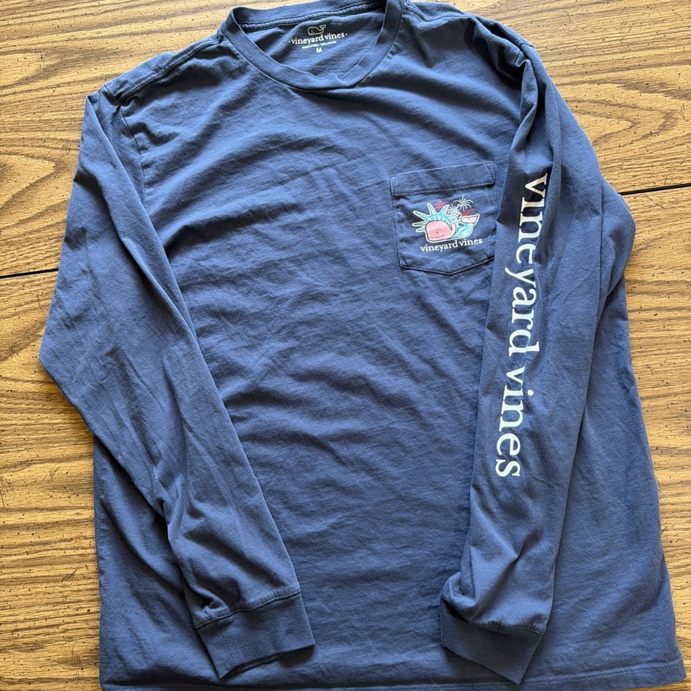 Vineyard Vines Mens M Long Sleeve Pocket Tee Whale Liberty Graphic Blue